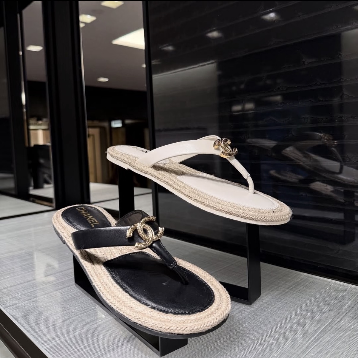 כפכפי אצבע שאנל – תמונה 9