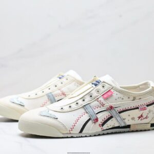 סניקרס אסיקס