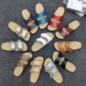 כפכפים בירקנשטוק גדולים וילדים