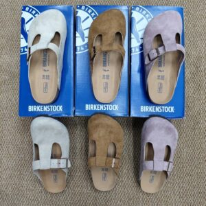 כפכפים בירקנשטוק גדולים וילדים