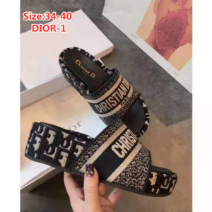 כפכפים פלטפורמה דיור