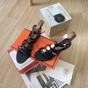 סנדלים הרמס מעור רך