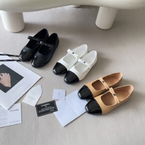 נעלי בובה שאנל