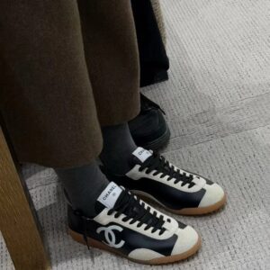 סניקרס שאנל