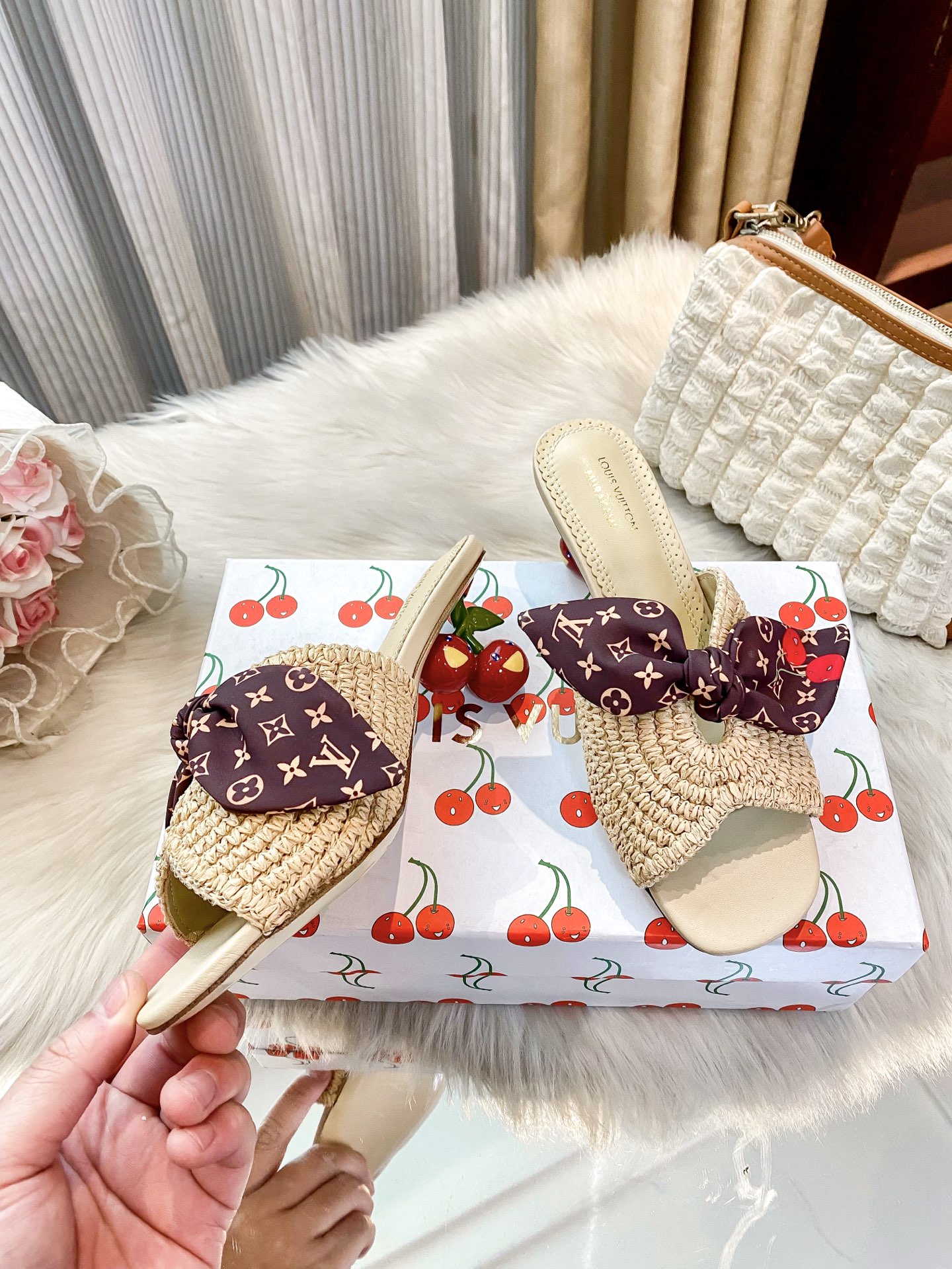 נעלי עקב לואי ויטון – תמונה 4