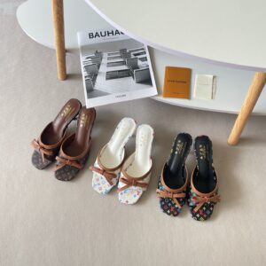 כפכפי עקב לואי ויטון