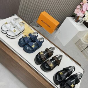 סנדלים לואי ויטון