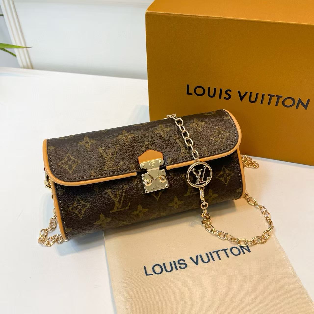 תיק צד לואי ויטון – תמונה 4