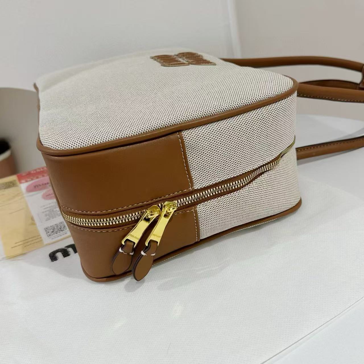 תיק מלבני מיו מיו – תמונה 4