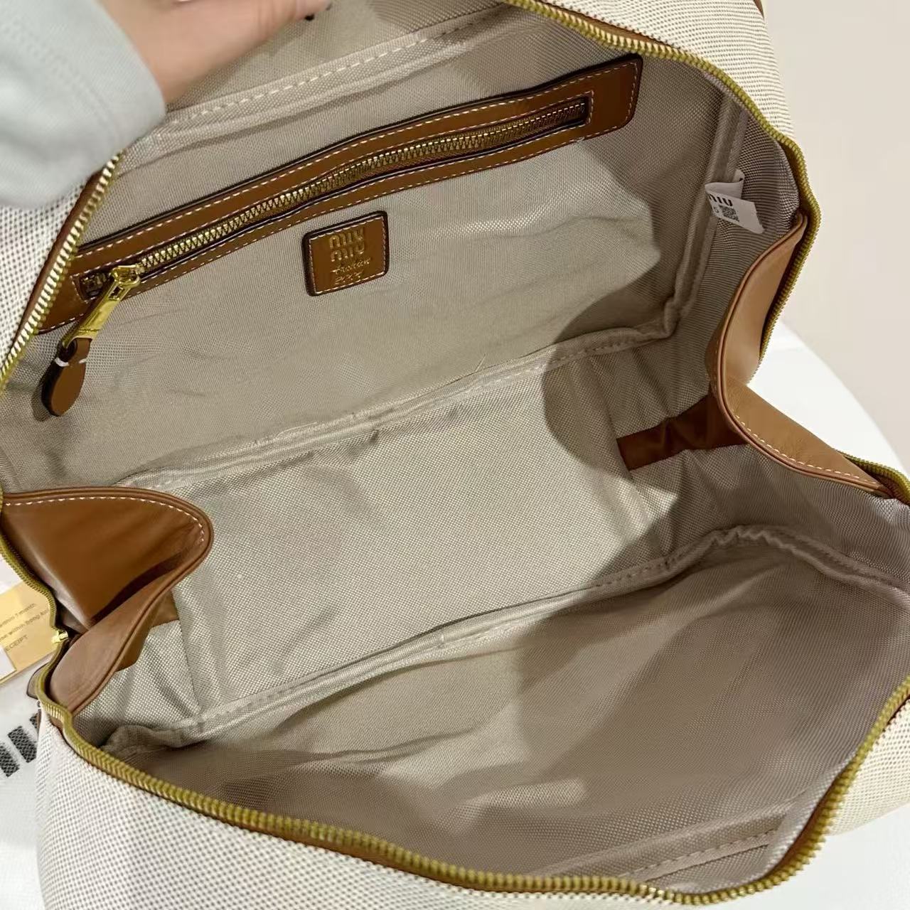 תיק מלבני מיו מיו – תמונה 8